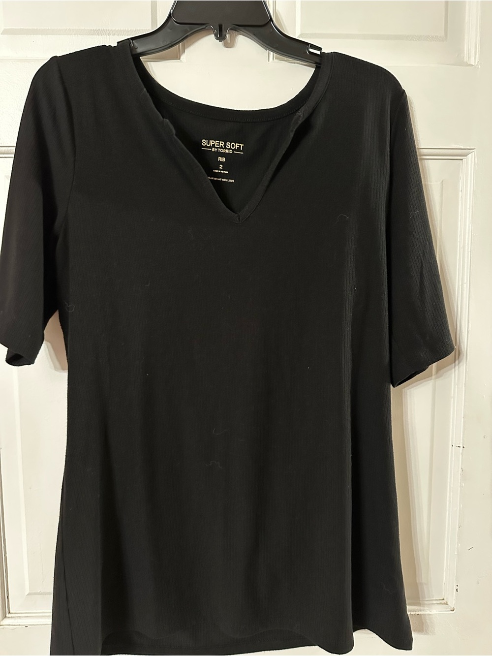 Torrid Women’s Black V-Neck Top Size 2